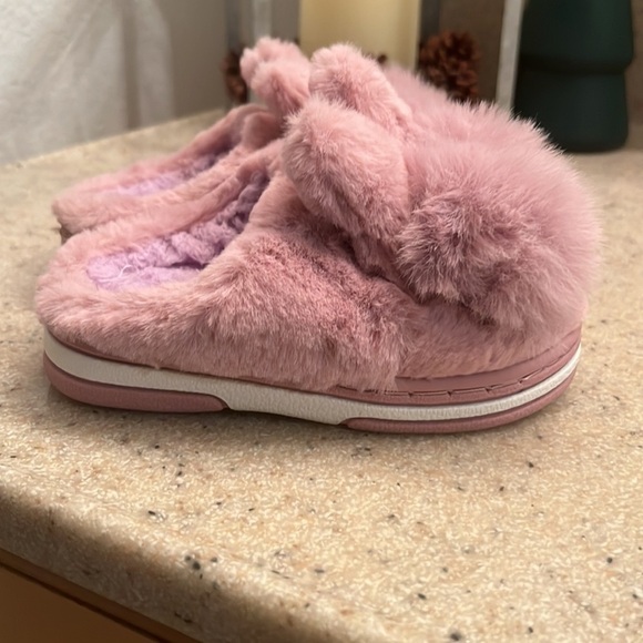 Shooped Shoe brand size 150 (7.5) lavender slip on slippers with bunny ears - Picture 3 of 5